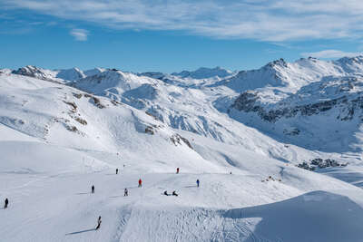 Skieurs sur le domaine skiable de Tignes